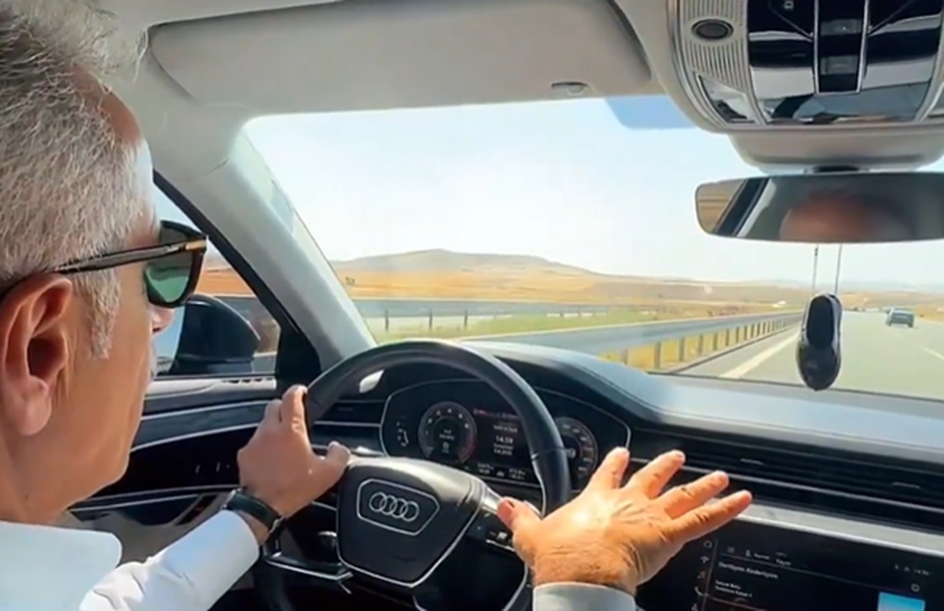 Ministar jurio 225 km/h, kažnjen je: ‘Osudio sam se videom’