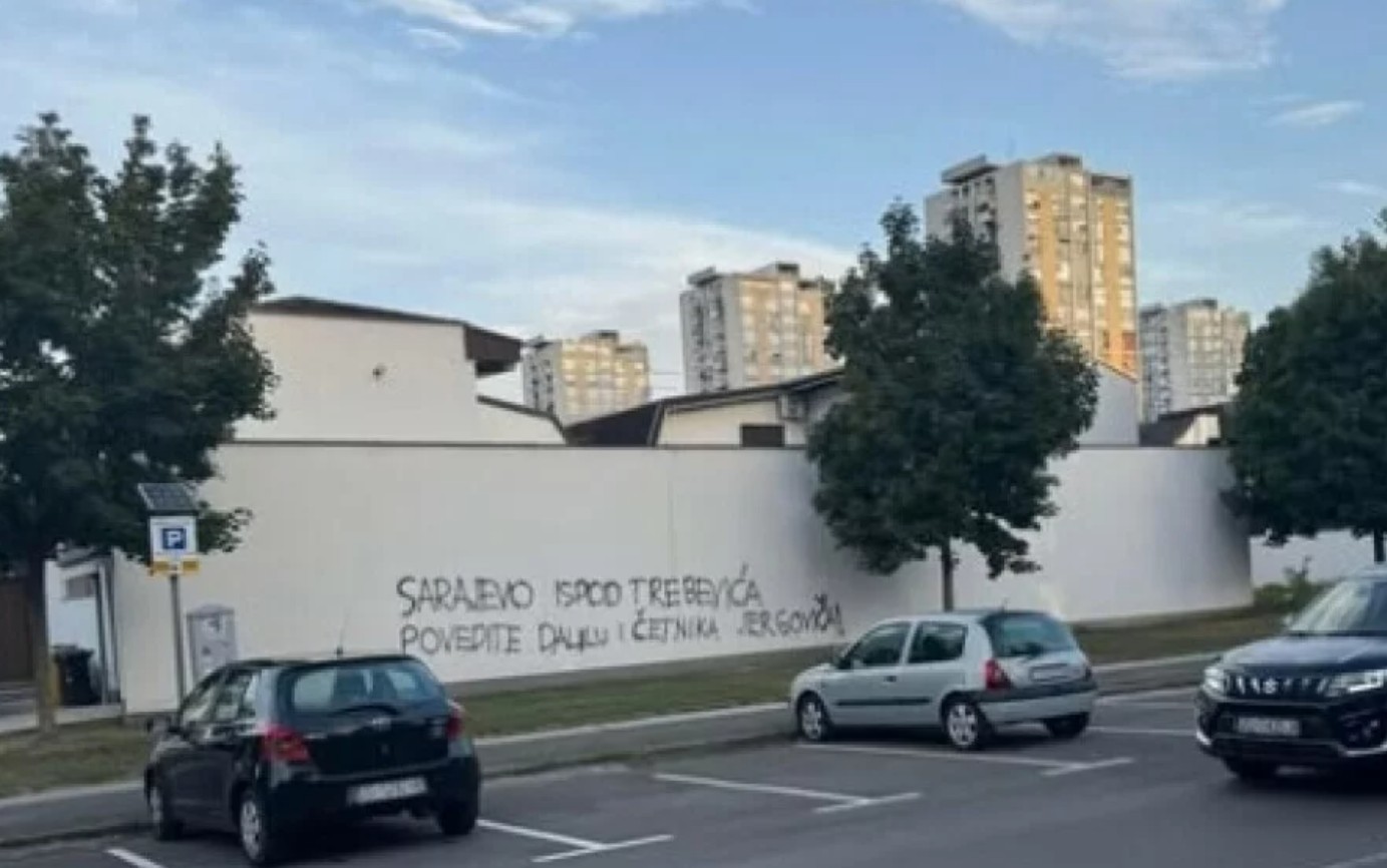 Novi jeziv grafit Jergoviću i Daliji Orešković: ‘Sarajevo ispod Trebevića’