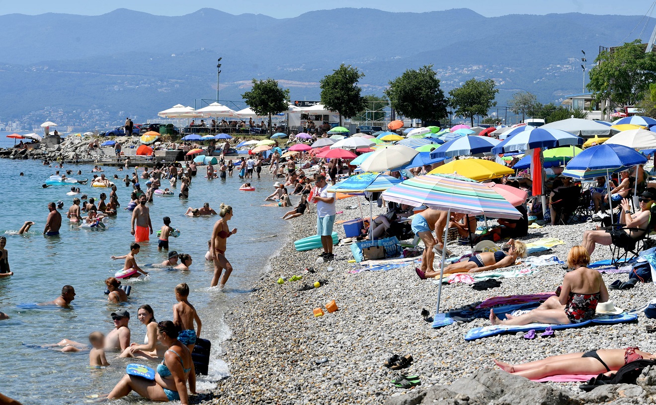 Hrvati primijetili neugodnu promjenu na moru: ’15 godina ovo nisam doživio’
