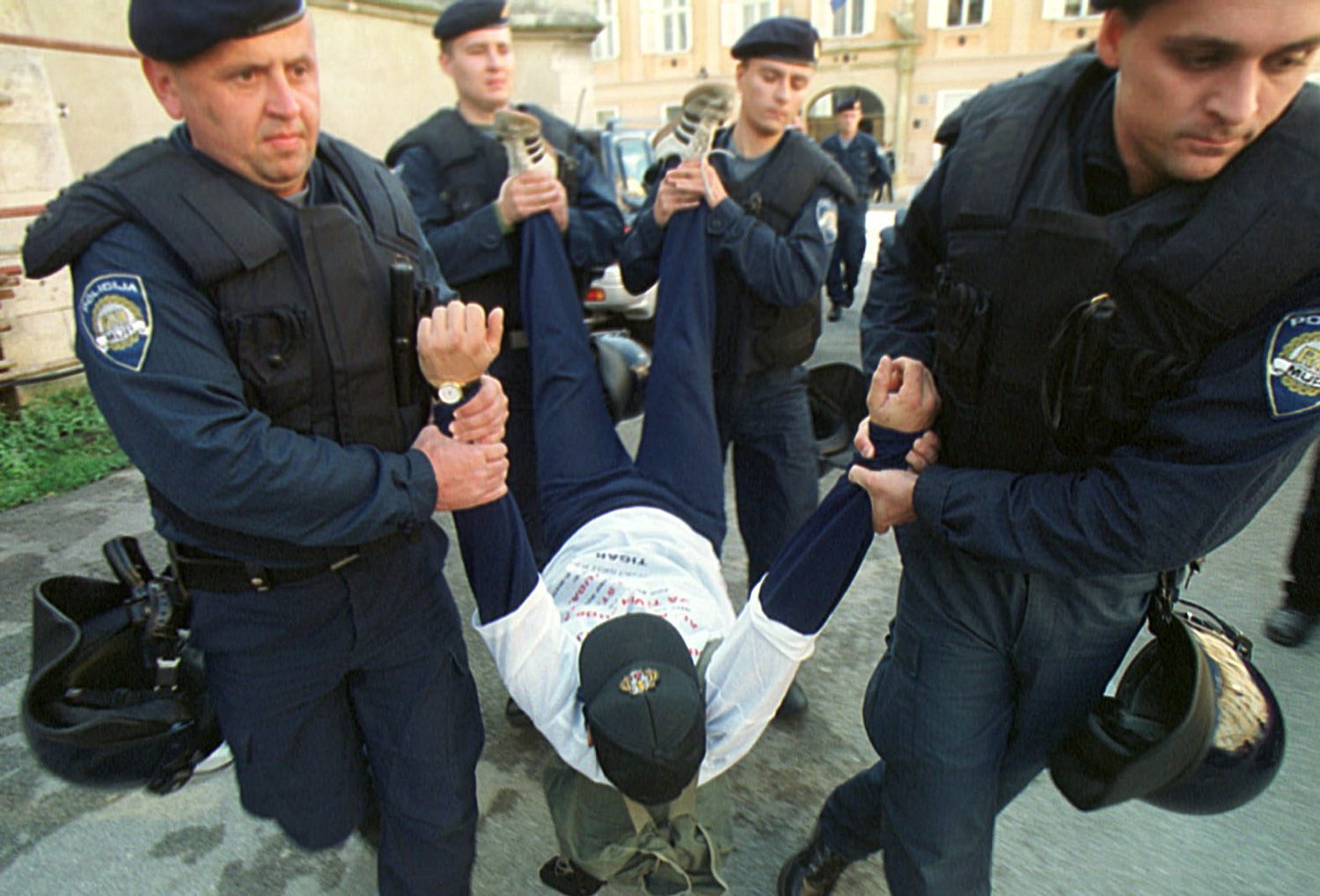 Turčin ozlijedio hrvatskog policajca: Prvo ga je udario, a onda napravio suludu stvar
