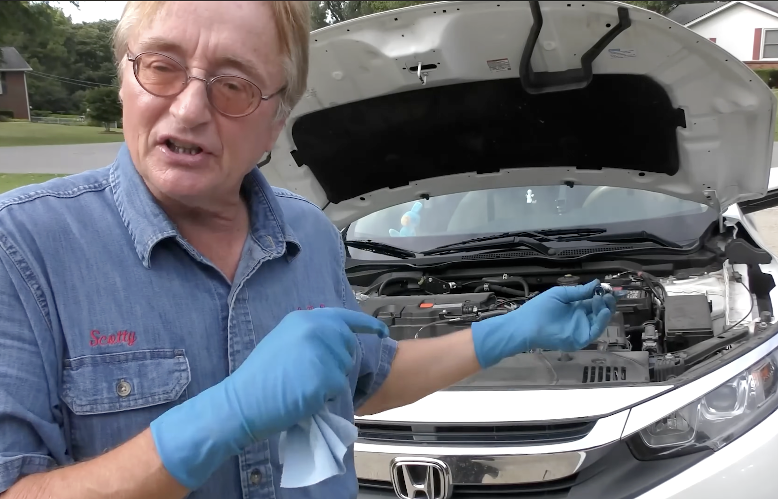 Mehaničar koji radi 56 godina: ‘Ovo su 3 stvari koje polako ubijaju vaš automobil’