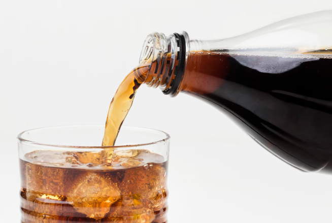 Stručnjaci savjetuju ljudima da odmah uliju bocu Coca-Cole u WC školjku