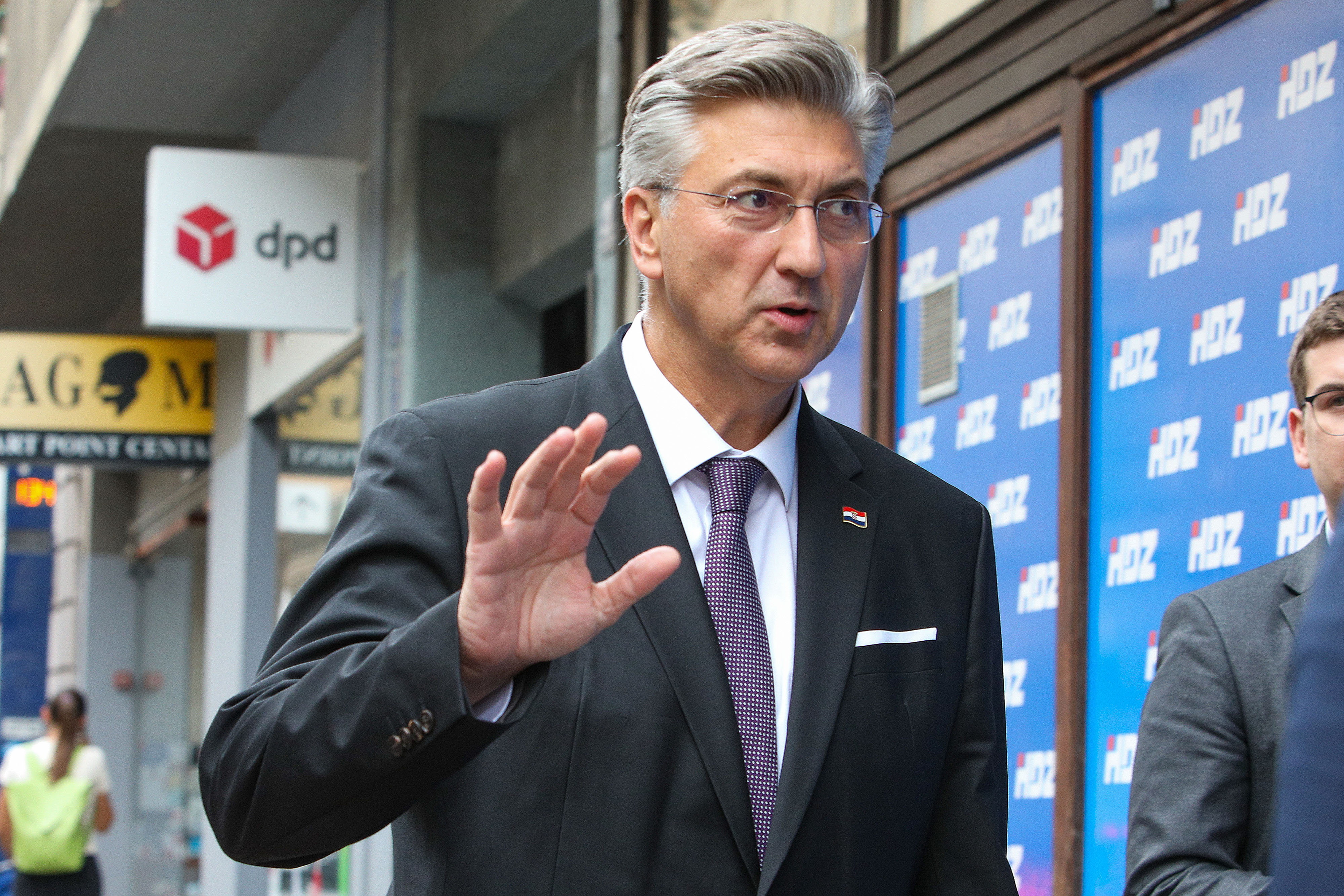 Plenkoviću stigla poruka koja će ga razbjesniti: ‘Vrijeme je da ga pošalješ u mirovinu’
