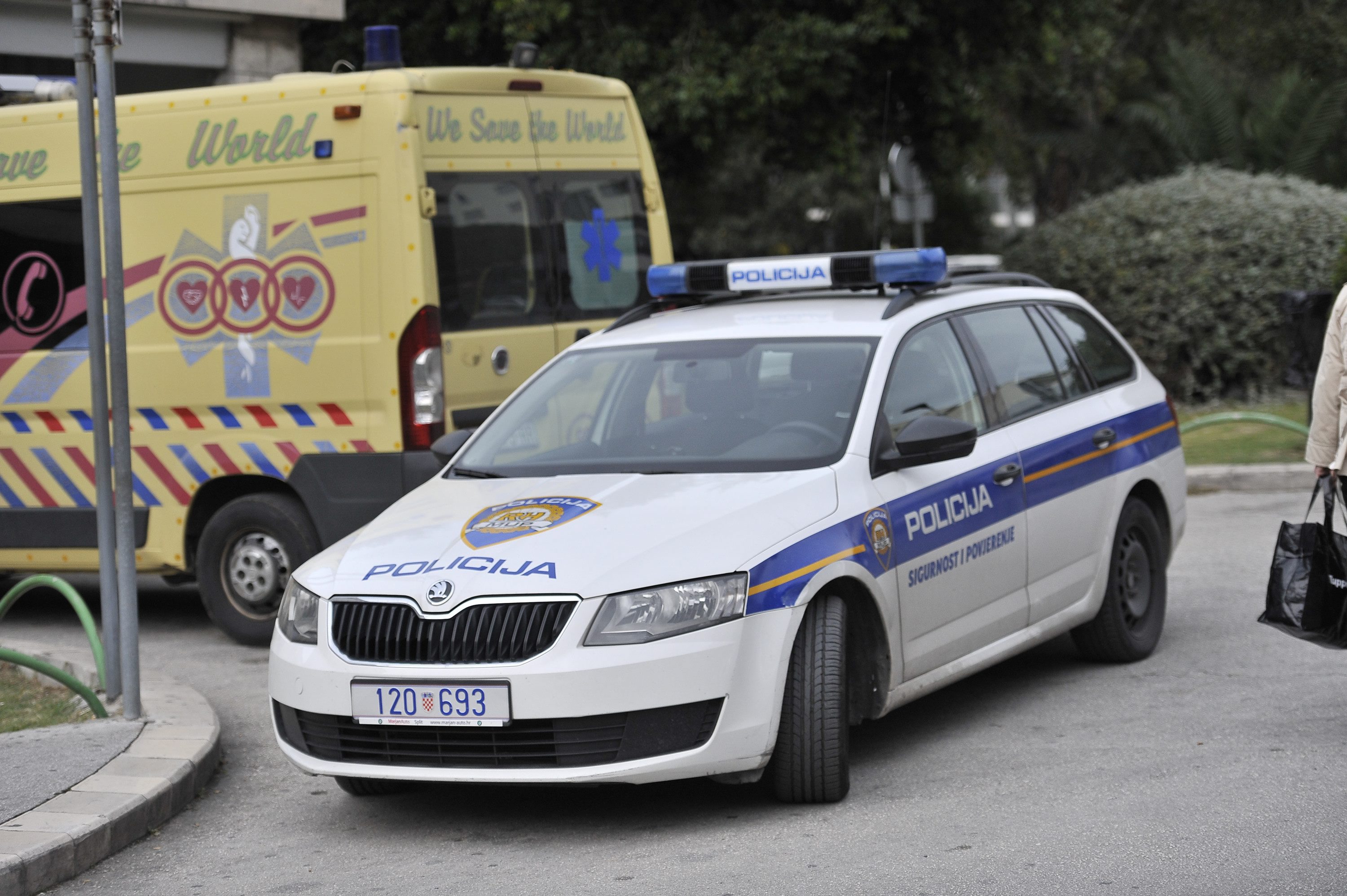 Policija spriječila Hrvata da sam sebi presudi: Ubo je samog sebe nožem u prsa