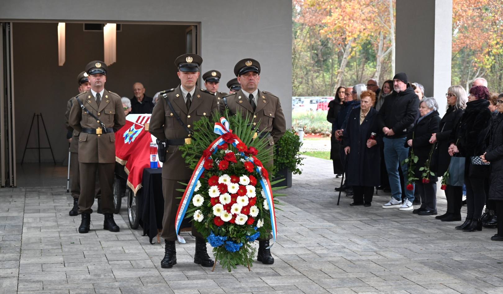 Užasna provokacija Srba nakon sprovoda vukovarskog heroja: ‘Pogledajte što su napisali na ćirilici’