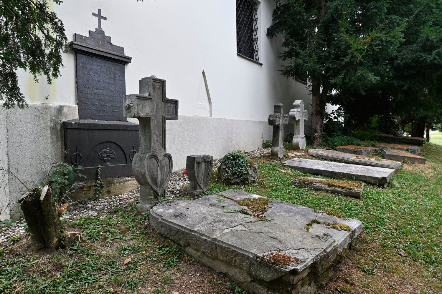 Grobna mjesta koštaju tisuće eura, a zbog jednog pravila možete ostati bez njega