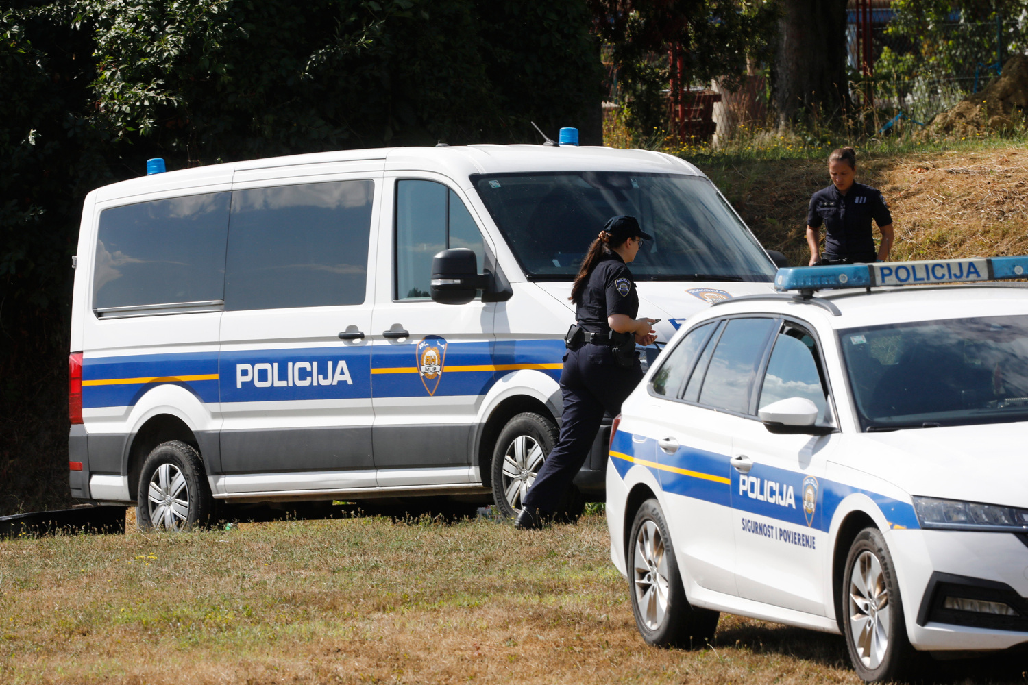 Pronašli mrtvog muškarca kod Rijeke, ženu prevezli u bolnicu