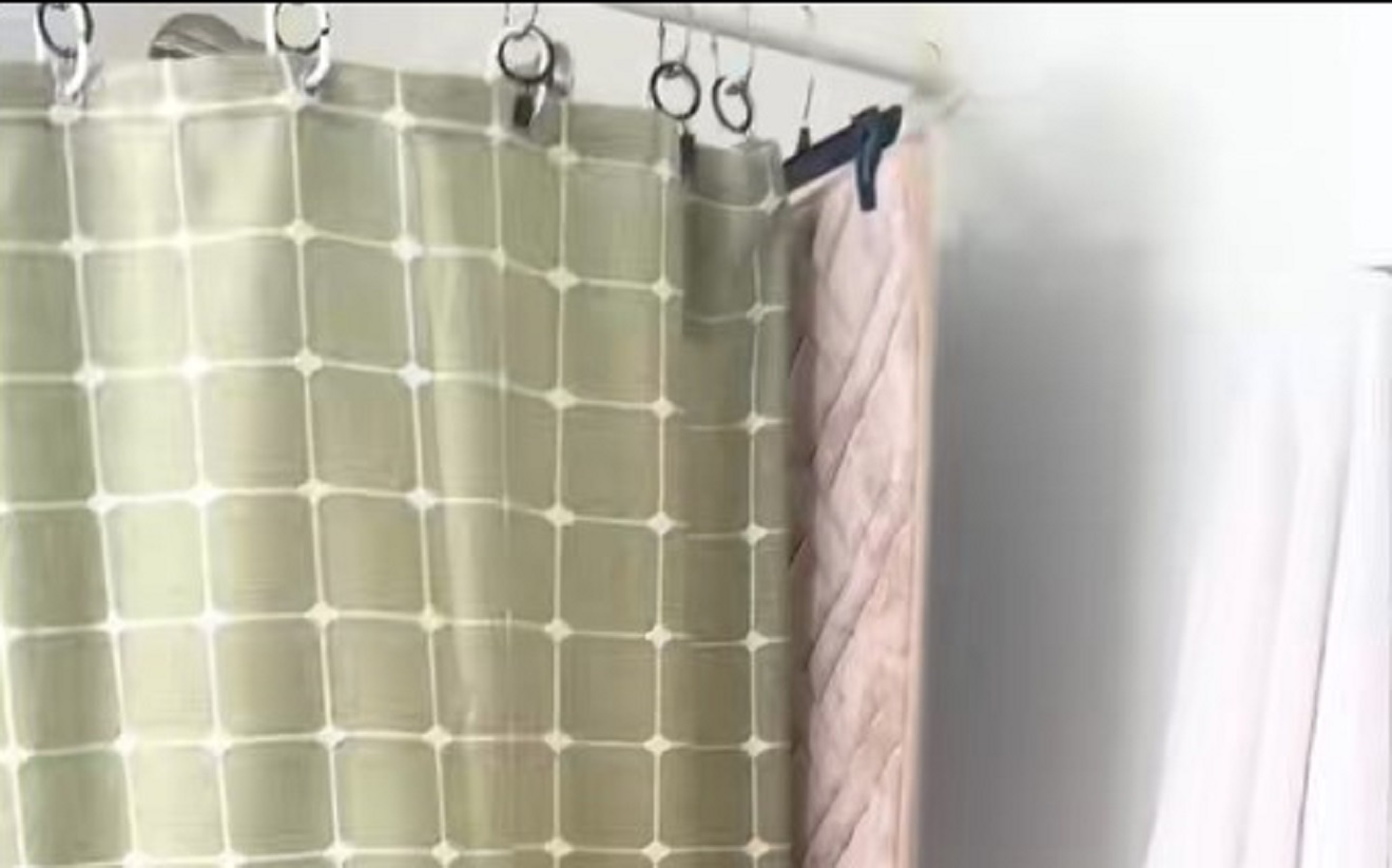 Jednostavnim trikom se riješila vlage u kupaonici, neki su zgroženi: ‘Korisno je, ali to mrzim’