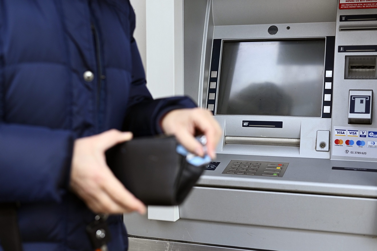 Kreće velika promjena u banci u Hrvatskoj: Klijentima na kućne adrese stigle nove upute