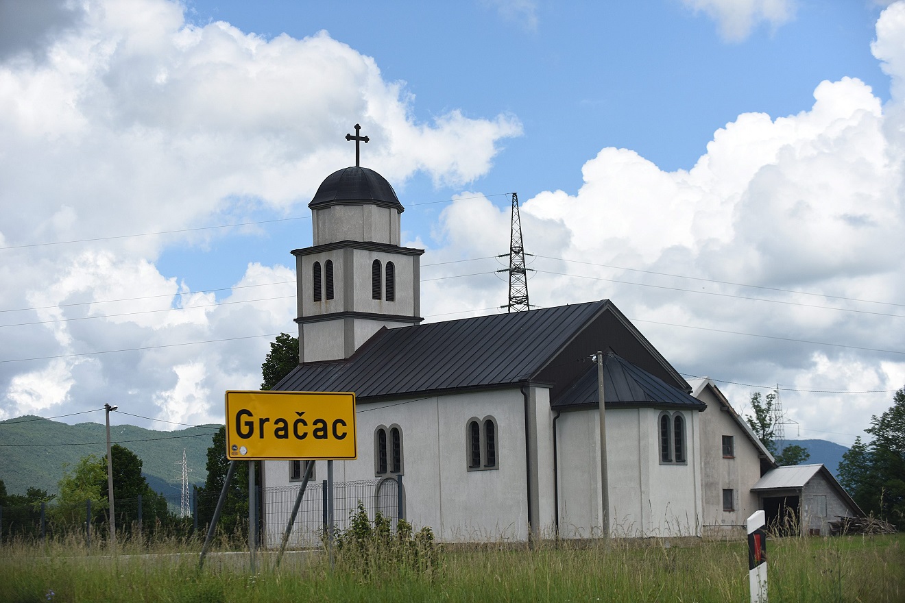 Zvijer bez kontrole mjesecima terorizira ljude u Gračacu: ‘Već je jednom napao’