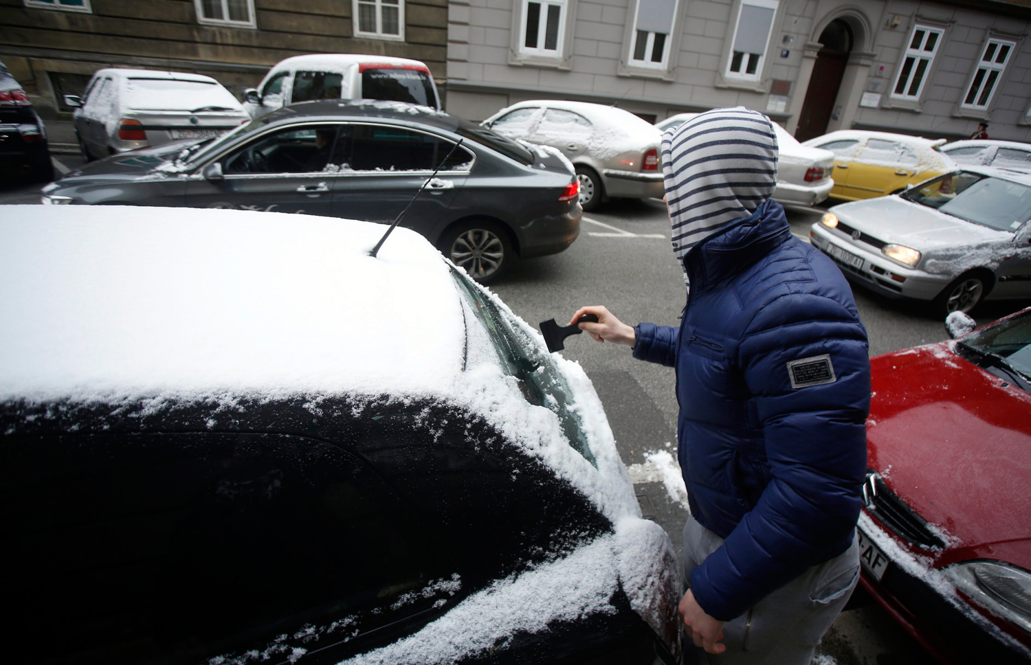 Stručnjaci otkrili jedinu sigurnu metodu za brzo odmrzavanje auta