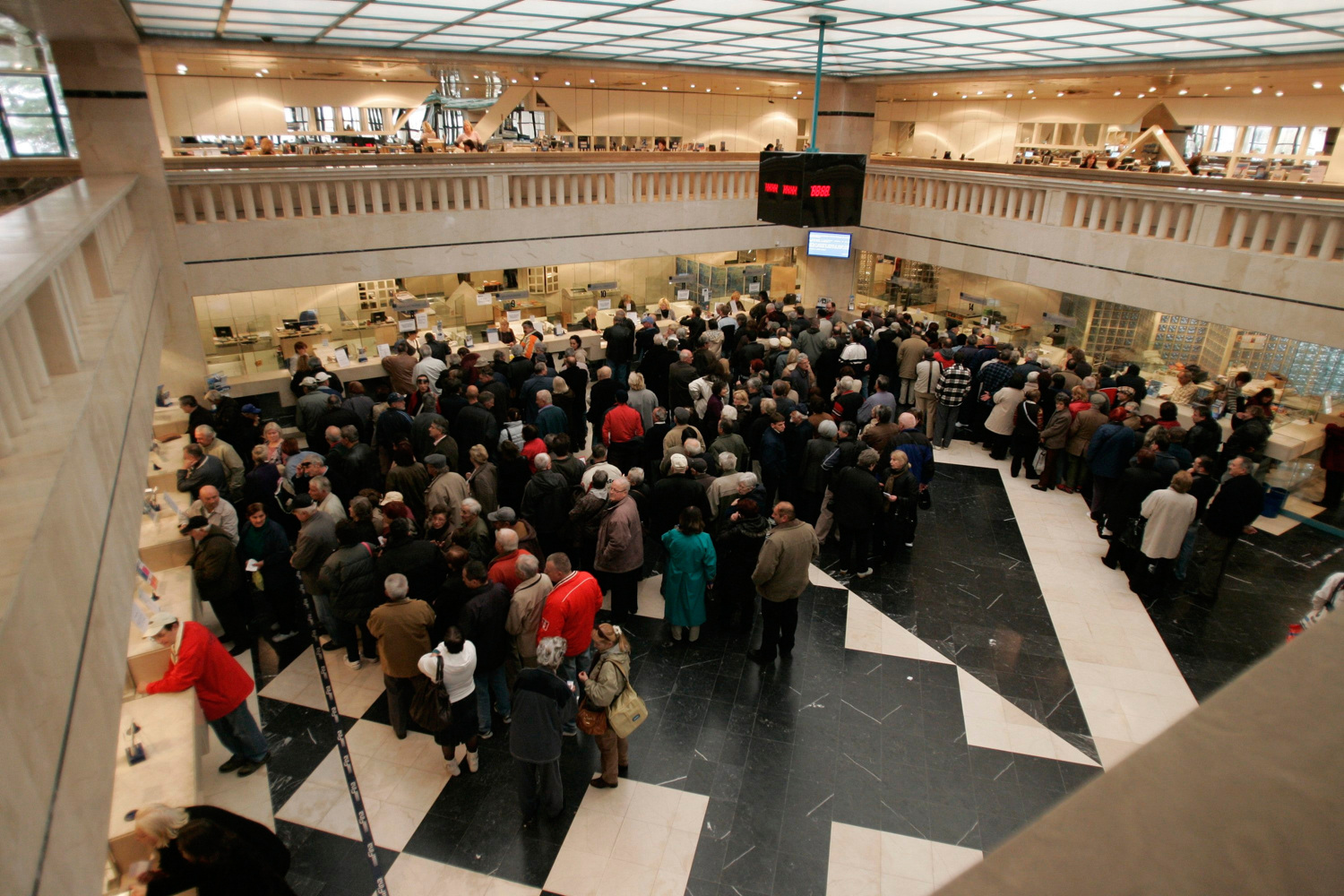 Zašto biste već danas trebali dignuti novac iz banke: Zbog nemara gubite velike svote