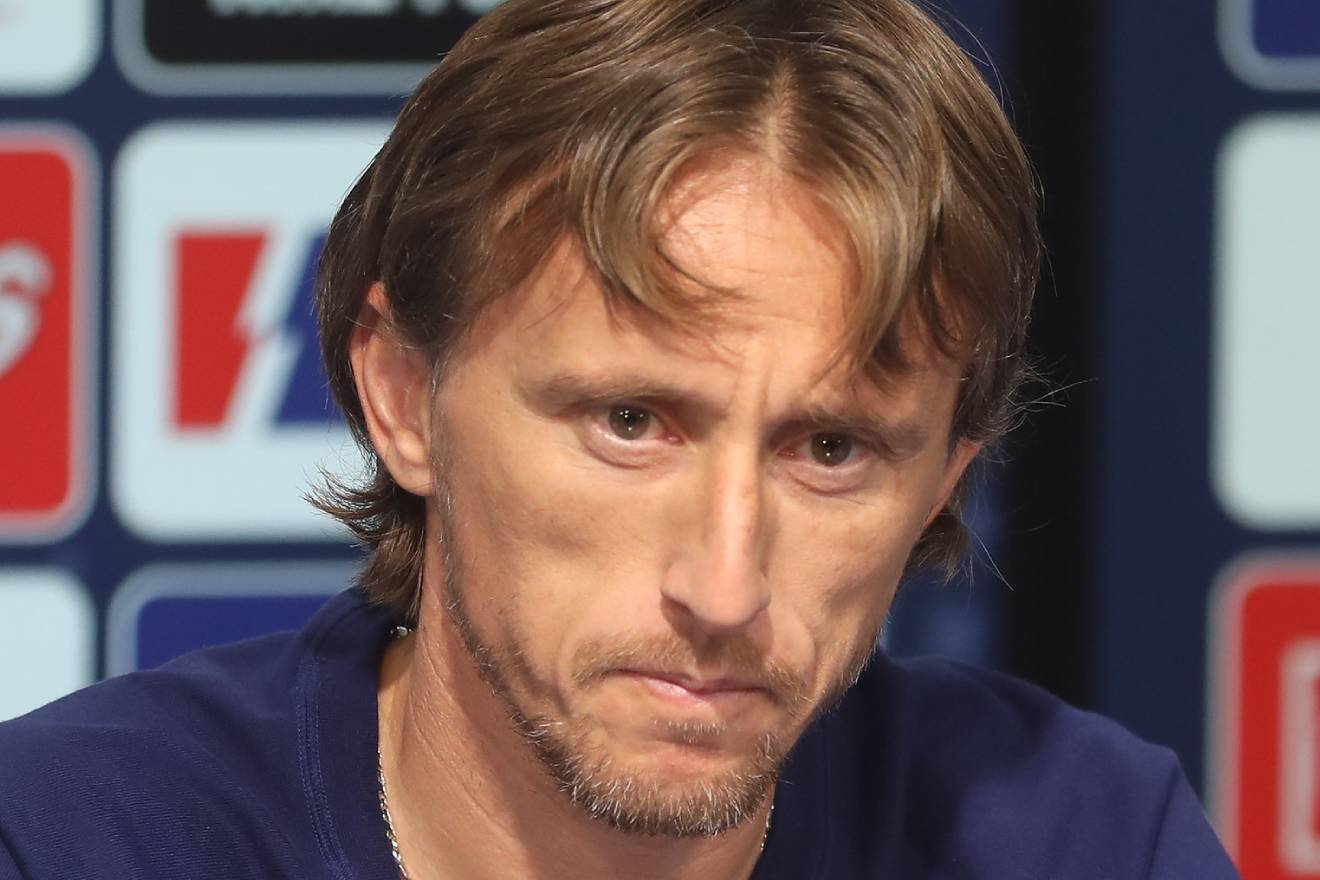 Modrića obuzele emocije kad je čuo pjesmu: ‘Privilegij je da mi ovo pjevate’