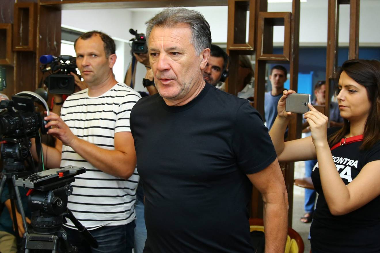 Mamić banuo pred novinare i krenula drama: Legendu optužio da mulja s novcem