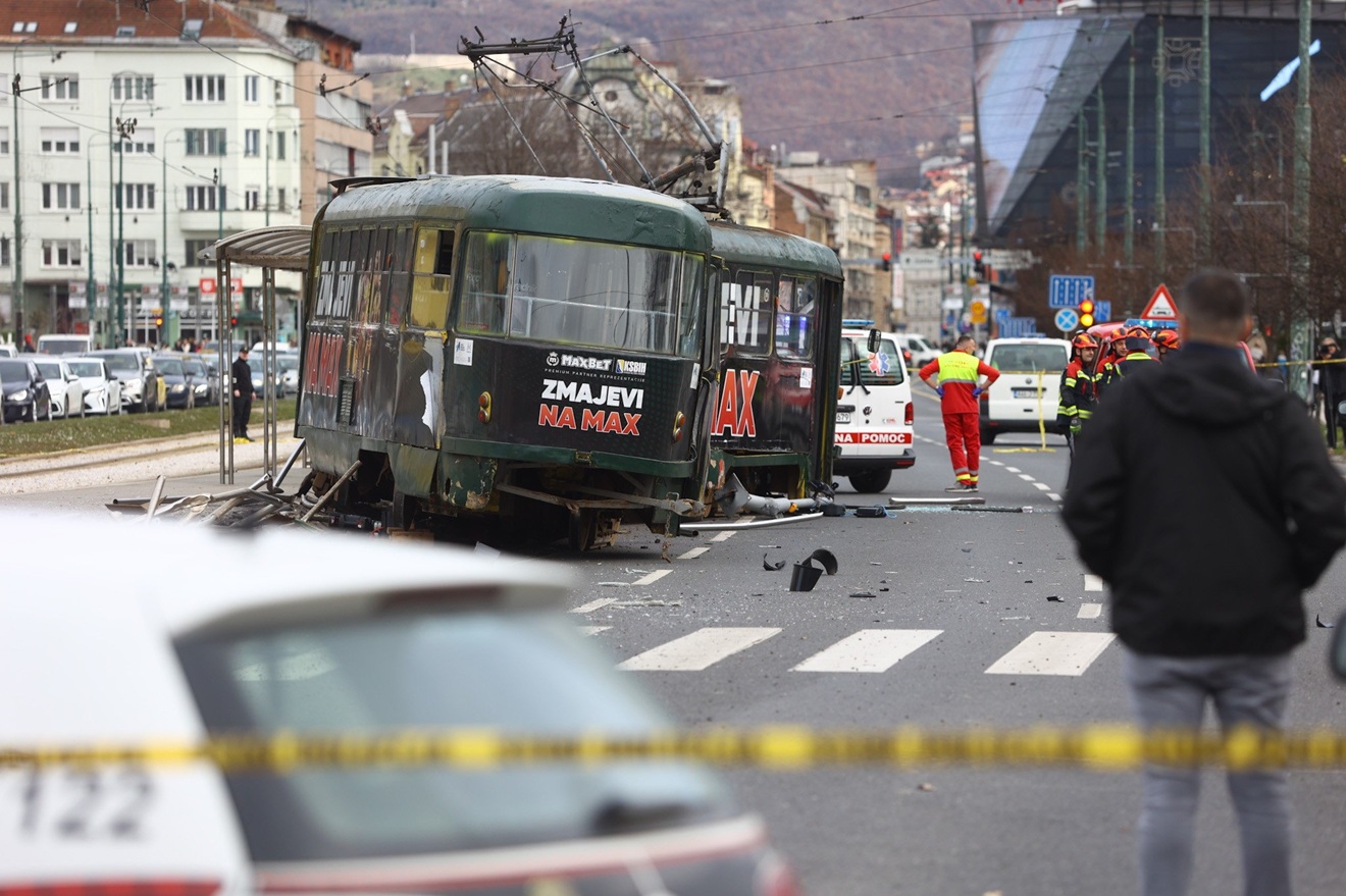 Kruže snimke strašne tramvajske nesreće u Sarajevu: Poginuli mladić je sin poznatog glazbenika