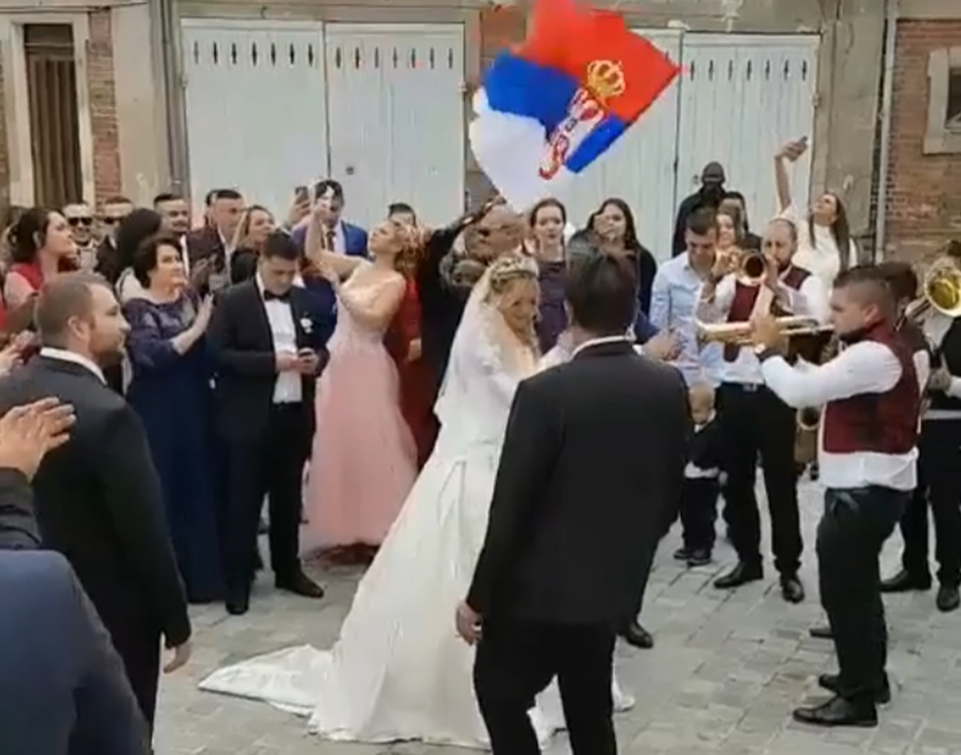 Izbacio majku sa svog vjenčanja kad je vidio s kim je došla: Njenu osvetu će pamtiti do groba