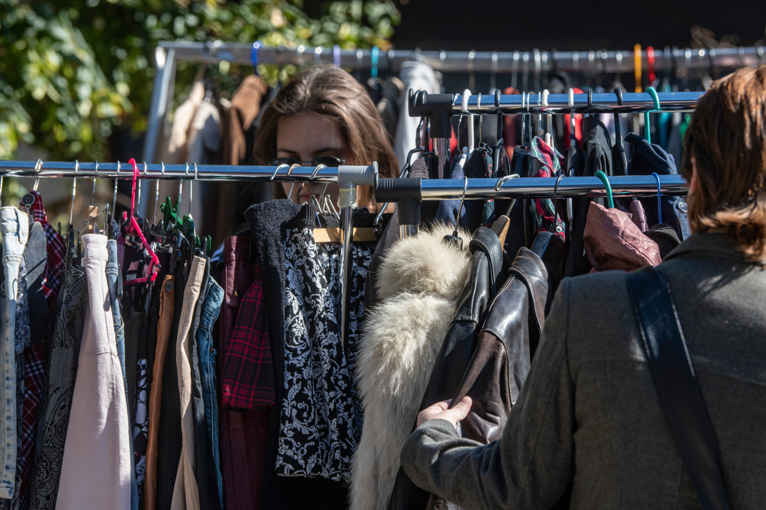 U second handu kupila haljinu za 6 eura, a onda doznala o čemu se radi