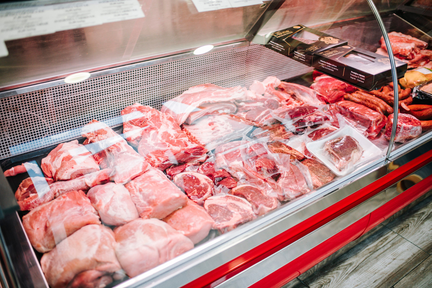 U hrvatskim dućanima će se početi prodavati jeftinije meso: ‘Postoji razlog zašto dolazi upravo nama’