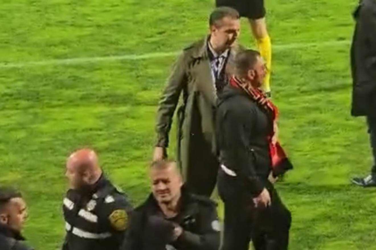 Drama u Zenici: Navijač udario redara, a glava mu krvava