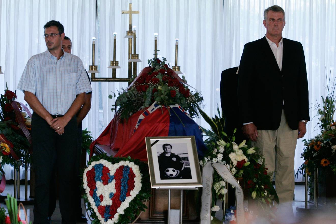 Sahrana splitske legende uznemirila Srbe: ‘Pokopali pravoslavca na katoličkom groblju’