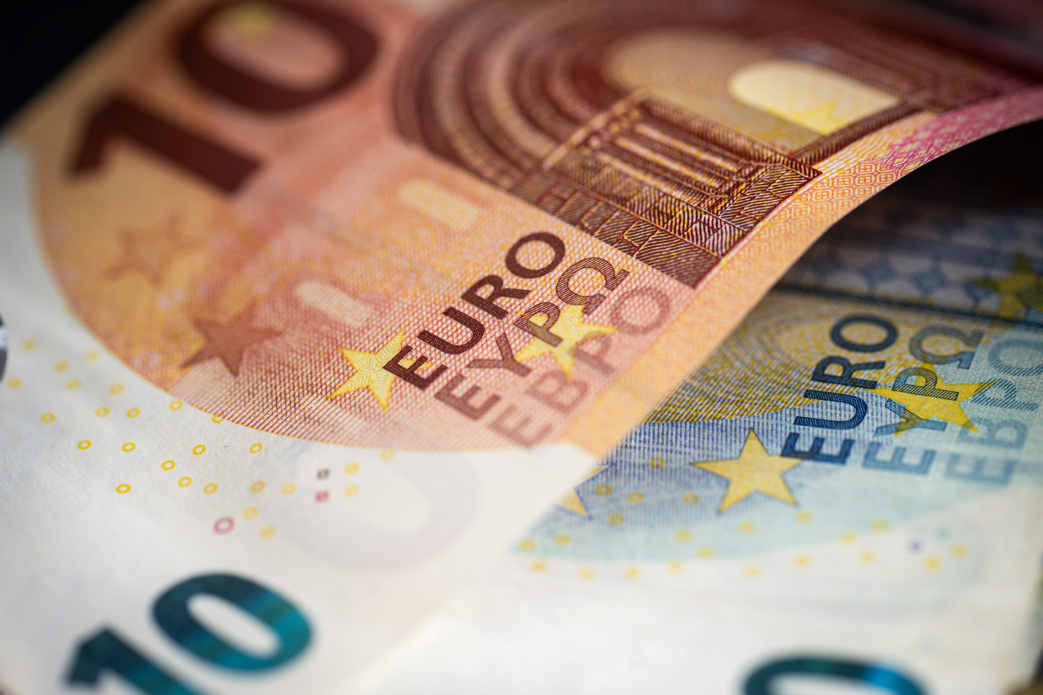 Od 1. svibnja brojni će dobiti povišice: Na snagu stupa nova reforma