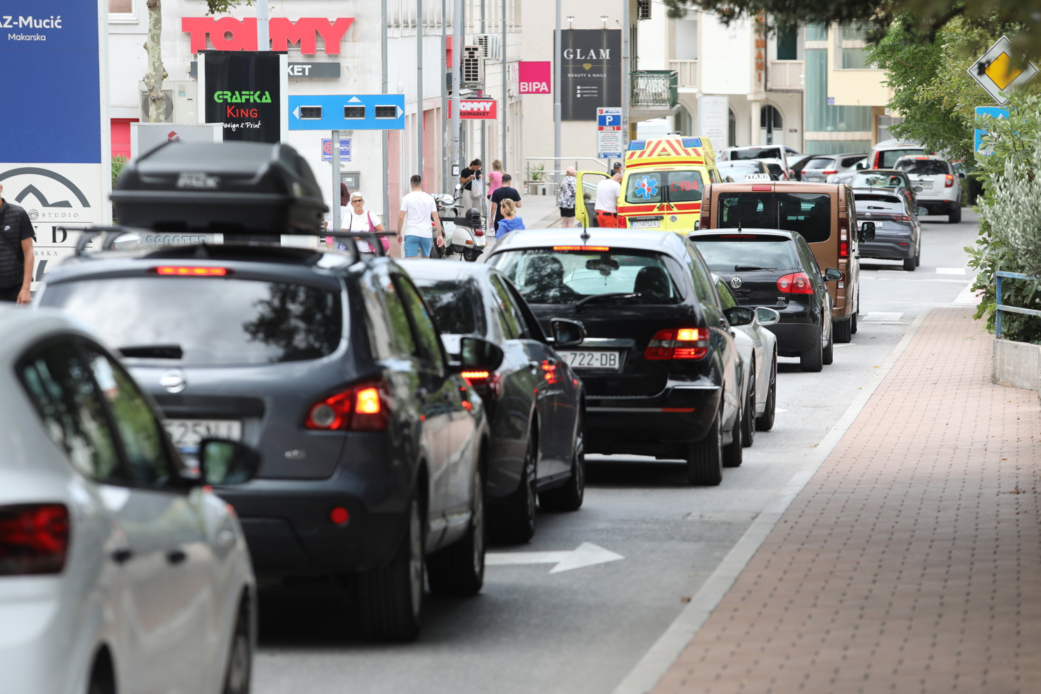 Metoda s kuhinjskom namirnicom briše ogrebotine na autu: Video s uputama ima čak 15 milijuna pregleda