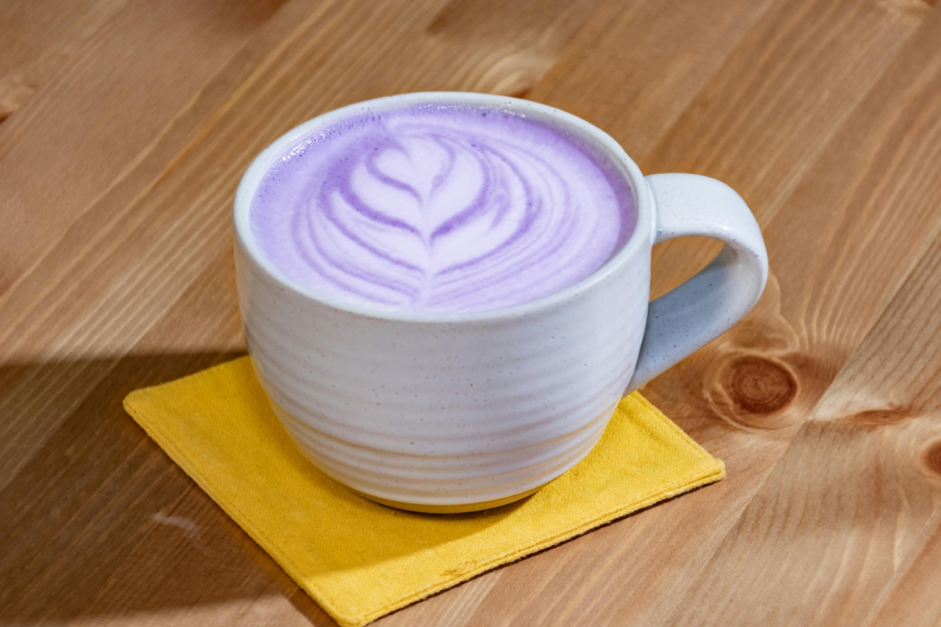Ljubičasti hit u kafićima: ‘Ube latte’ nije samo trend, ima i zdravstvene prednosti
