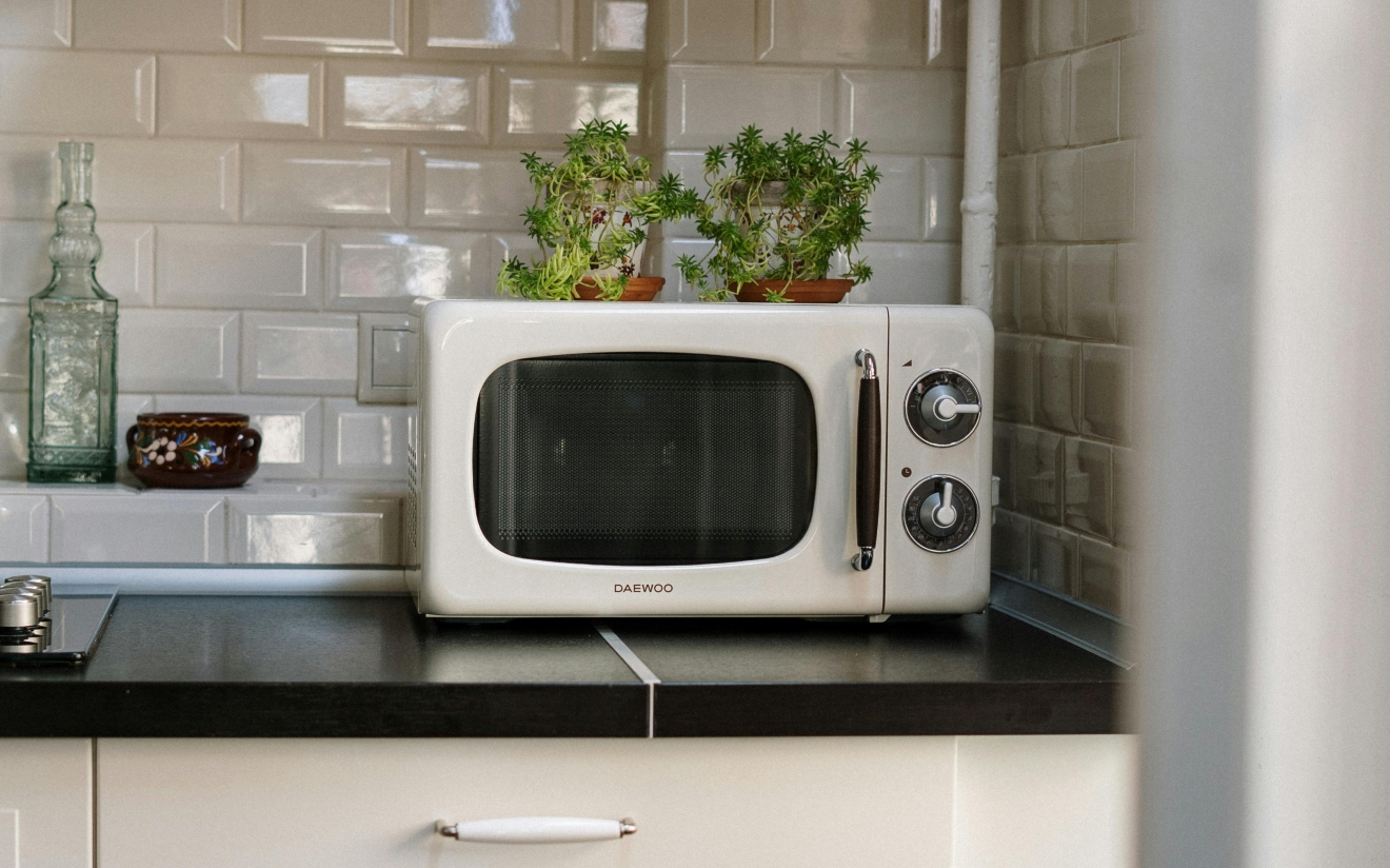 Sve više vozača počelo je stavljati ključeve od auta u mikrovalnu