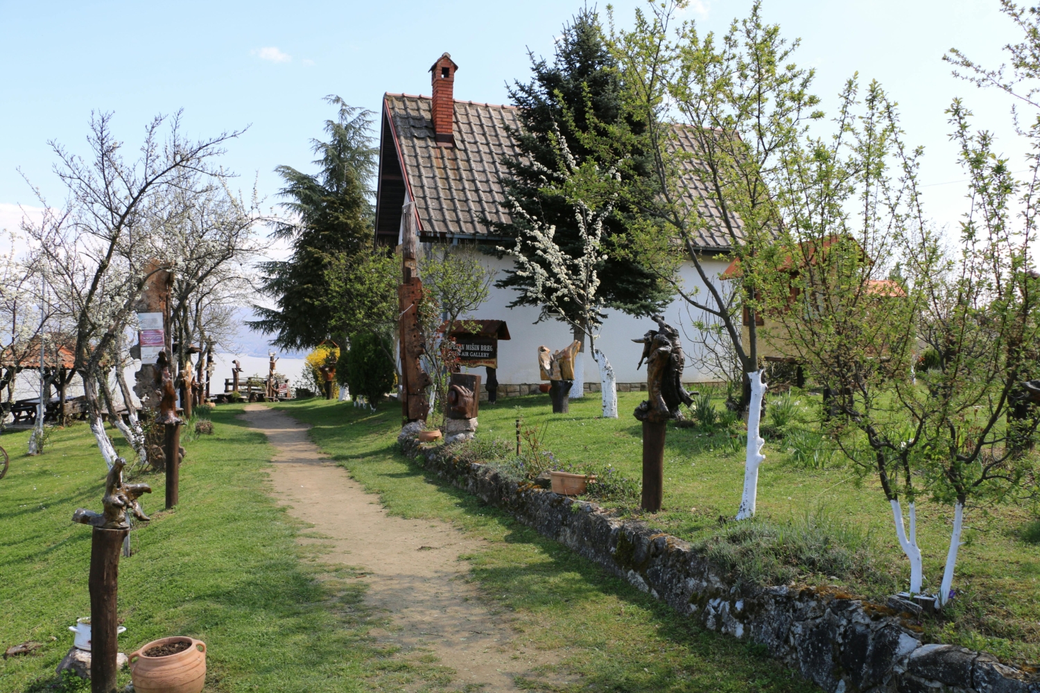 Ovu voćku ne sadite pored kuće, može ju uništiti: Korijenje je poput ‘razarača’
