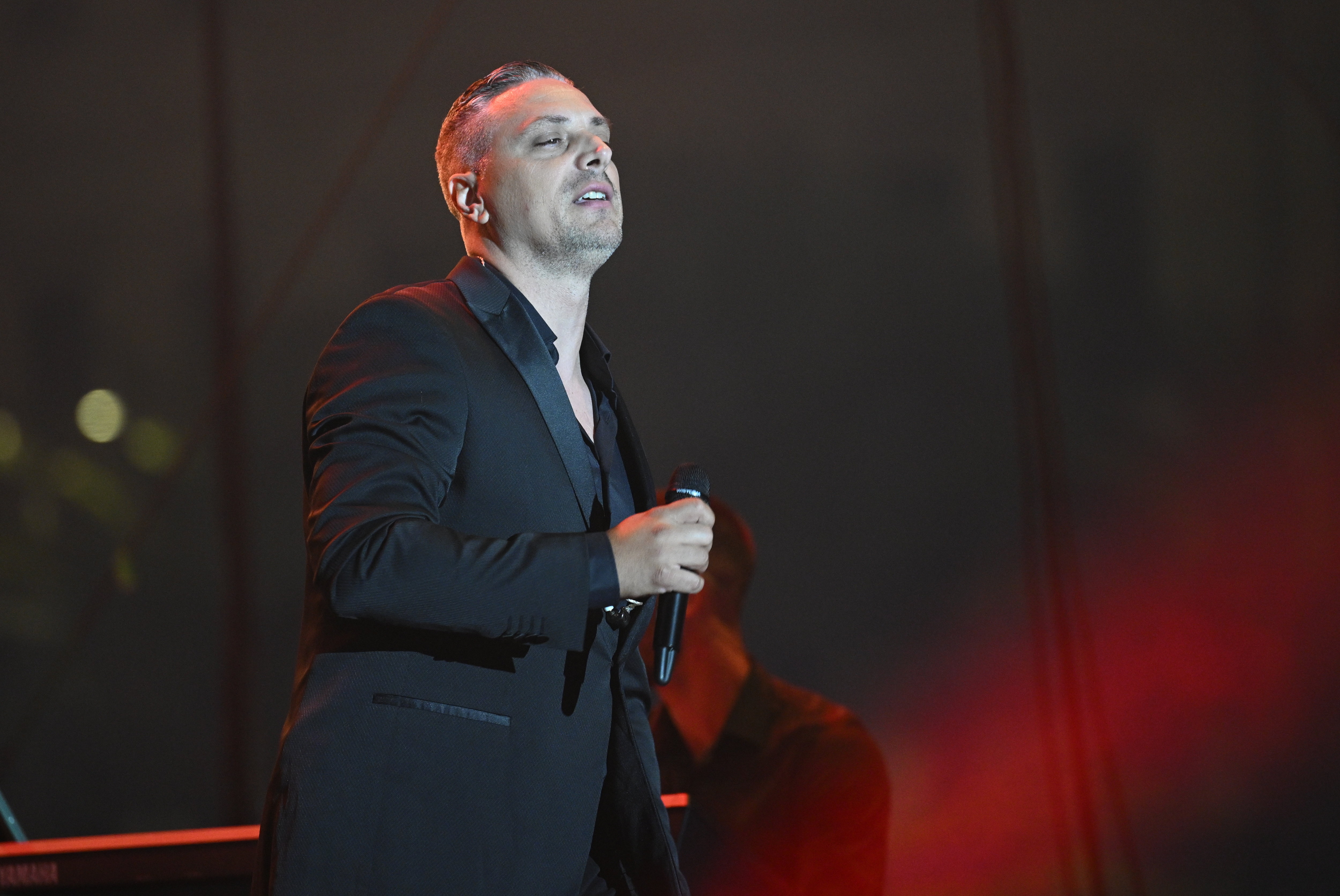 Naš poznati pjevač je otac šestero djece: Nemaju dadilju, a jednog pravila se uvijek drže