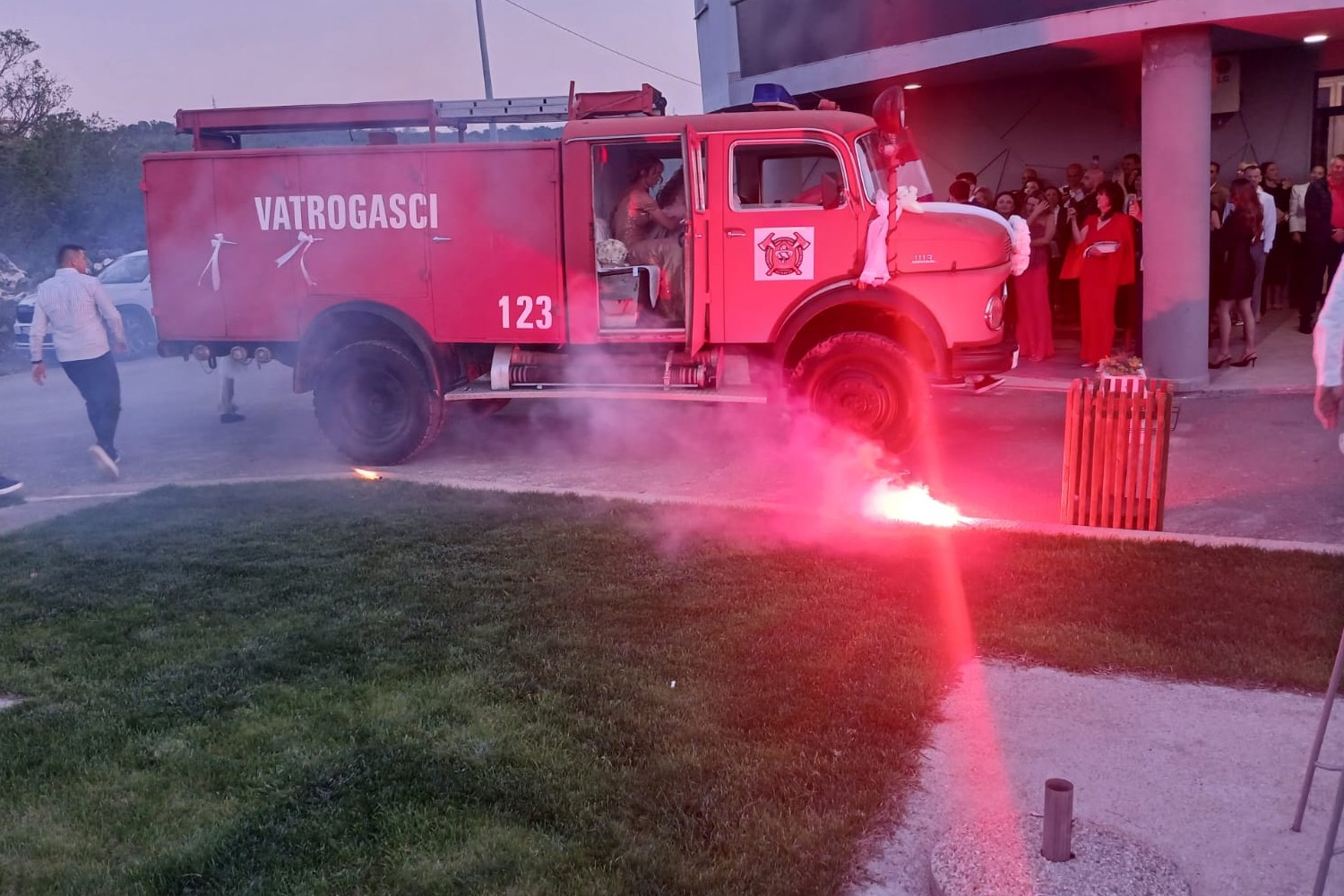 Hercegovačke svadbe uvijek su urnebes: Mladoženja izveo totalni šou