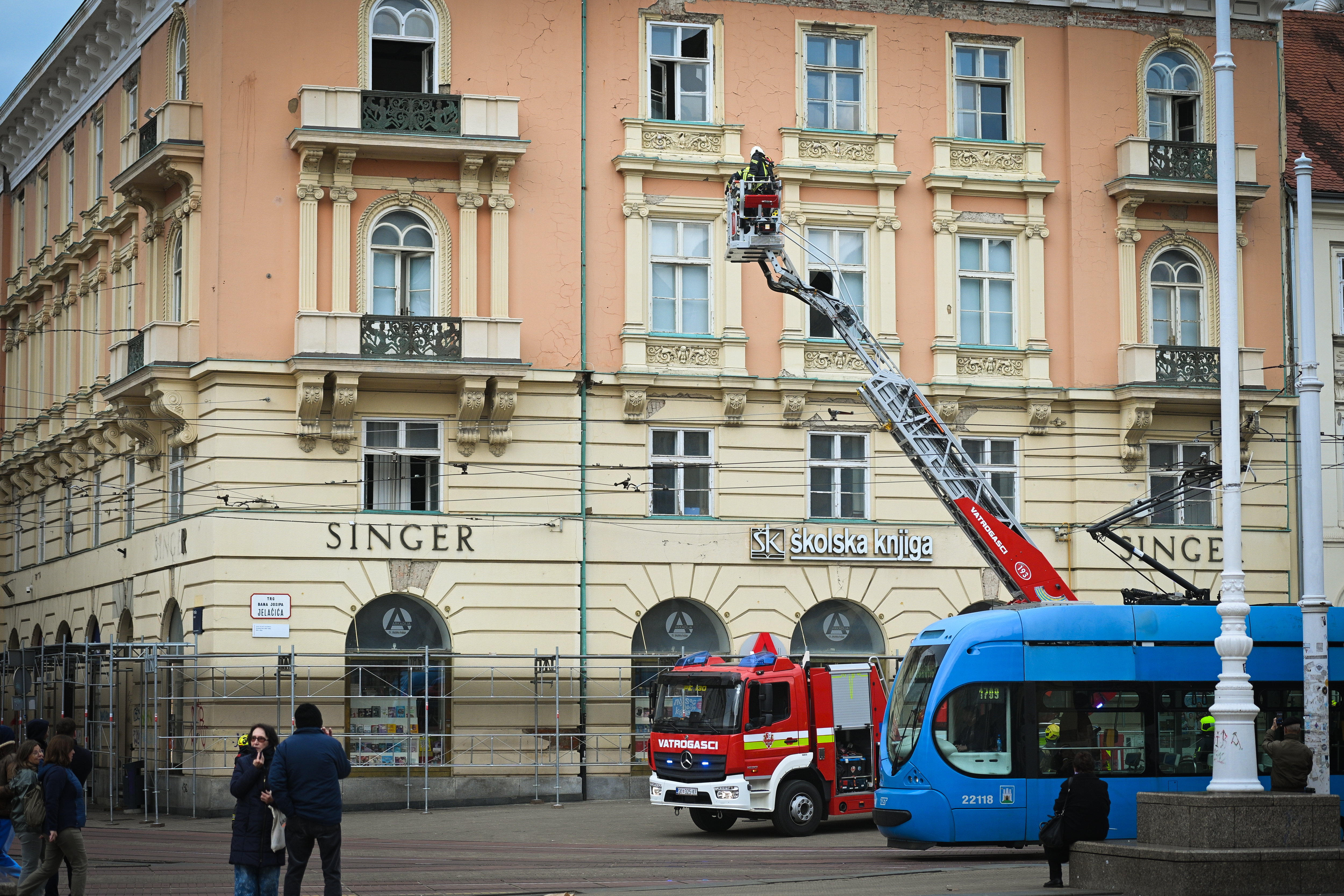 Nemile scene u centru Zagreba: Prolaznici za dlaku izbjegli tragediju, poznati detalji