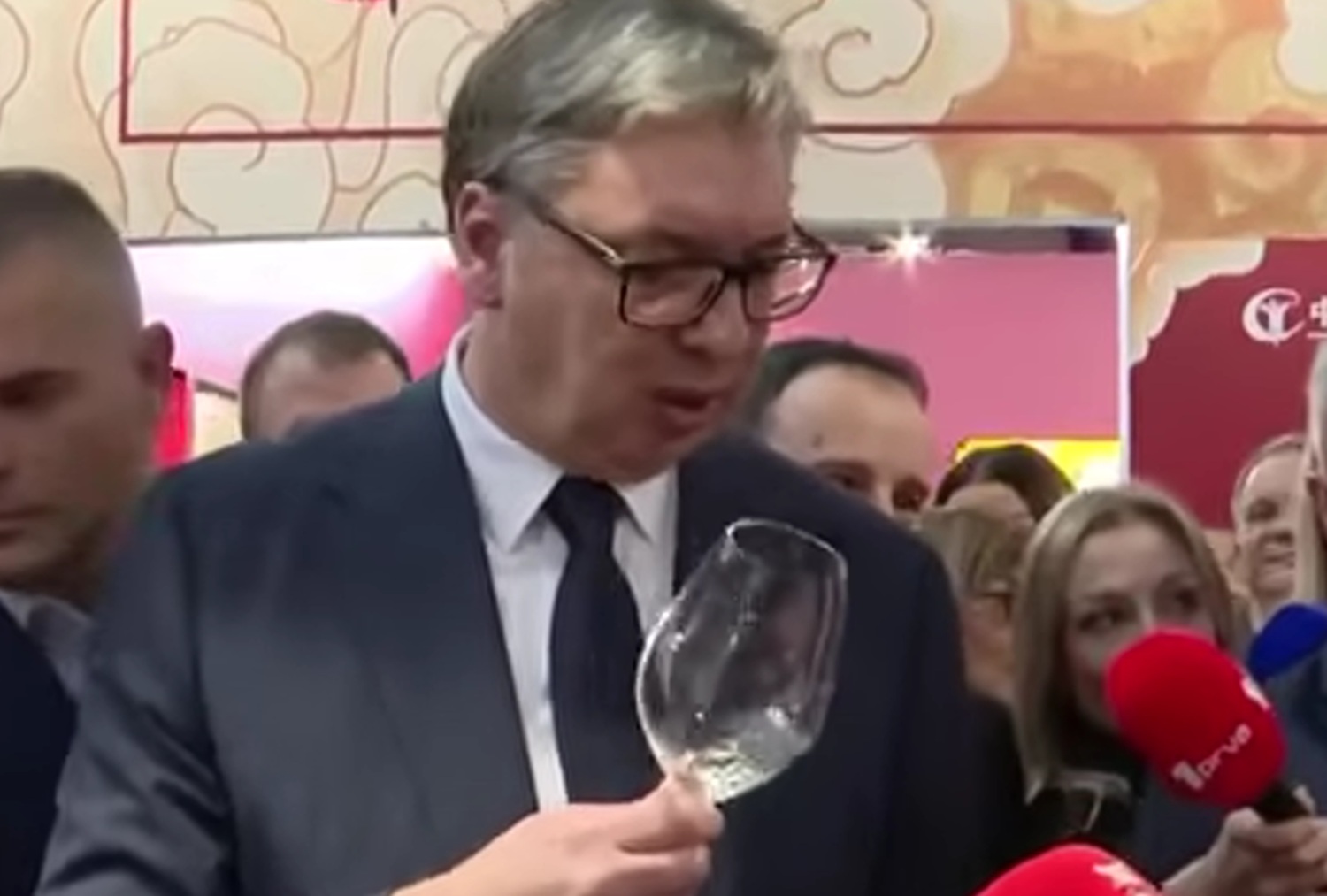 Vučić pokazuje Hrvatskoj tko je ‘gazda’, ali Srbija bi zbog ovoga mogla ‘na koljenima’ završiti